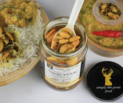 Desi Garlic Pickle in Extra Virgin Olive Oil ثوم بزيت الزيتون